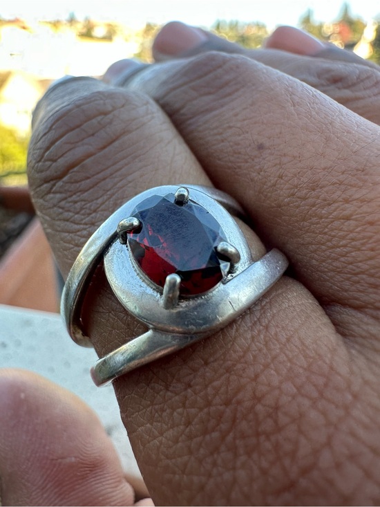 Unknown Jewelry - Sterling Silver Garnet Ring - Deep Red Stone